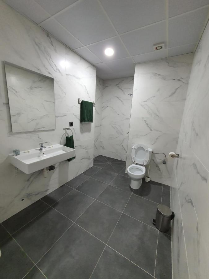 Hôtel Cv33 Ostatua à Bilbao Extérieur photo